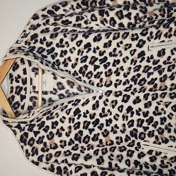Thread & Supply Half Zip Leopard Fleece Sweater - Picture 3 of 8